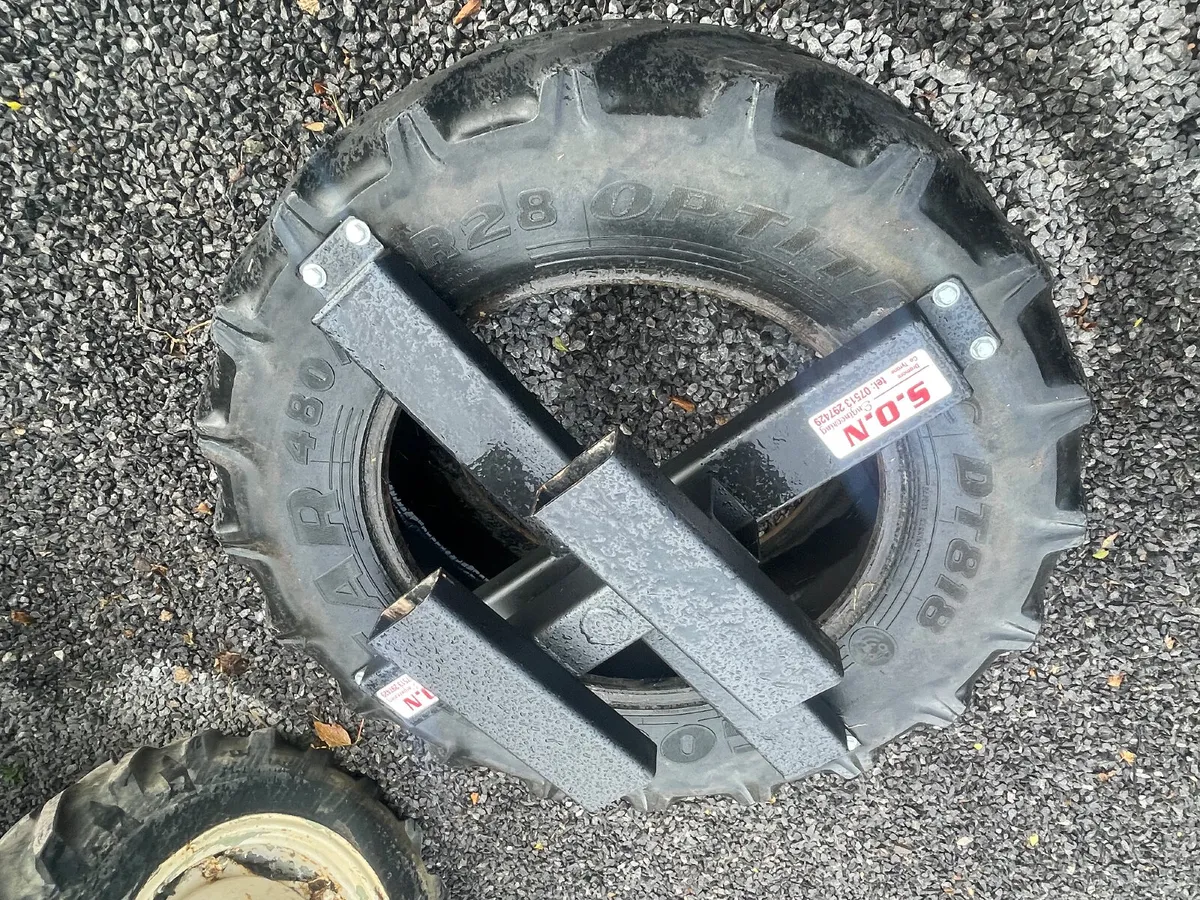 Silage pusher - Image 1