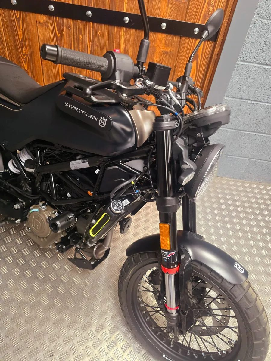 Husqvarna Svartpilen 125 - Image 3