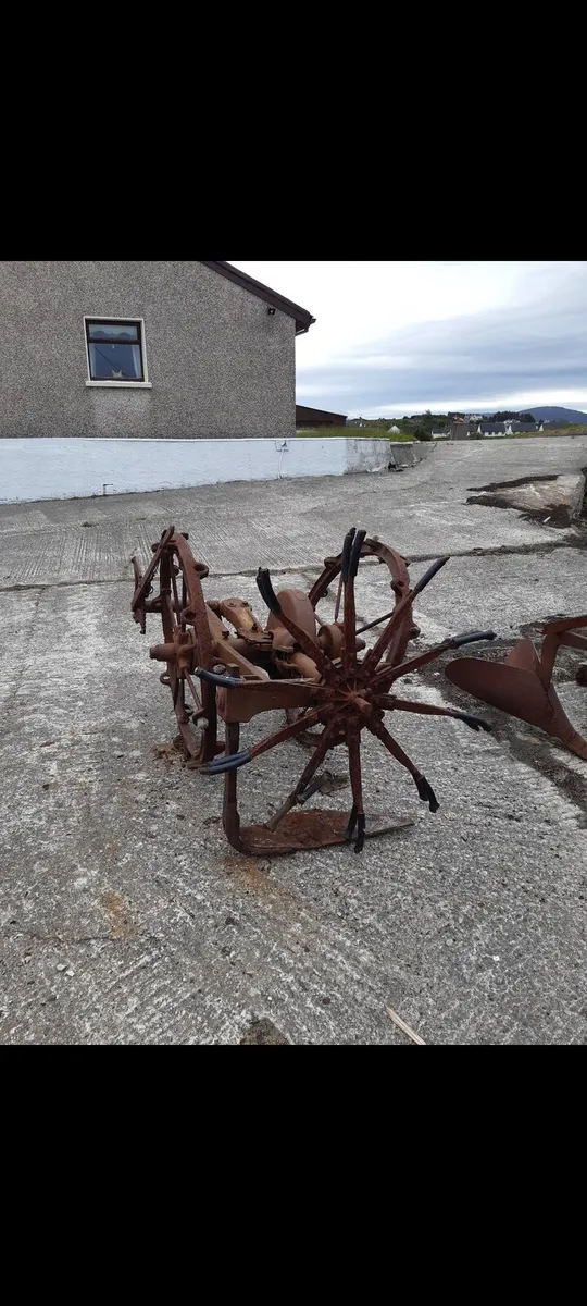 Vintage farm equipment - Image 2