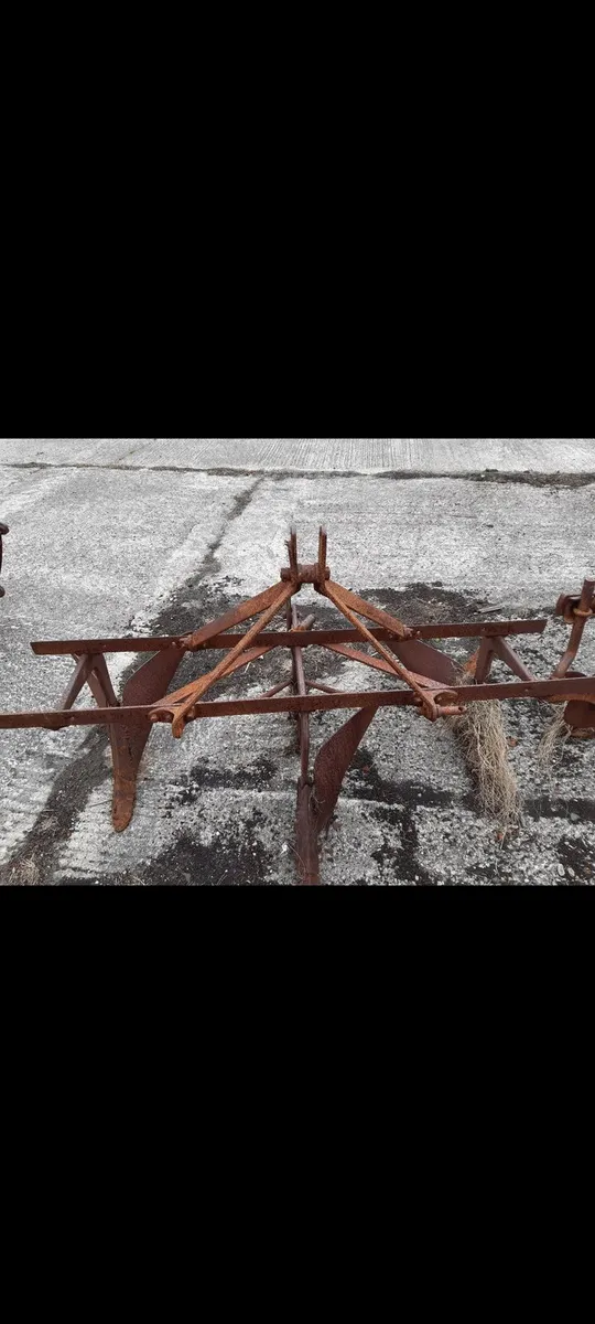 Vintage farm equipment - Image 3