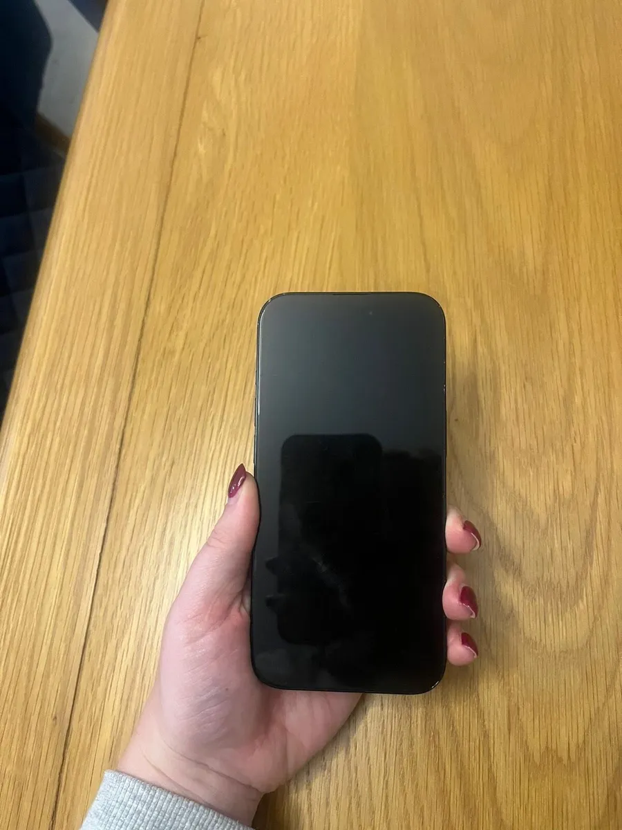 iPhone 15 - 128GB - Image 1