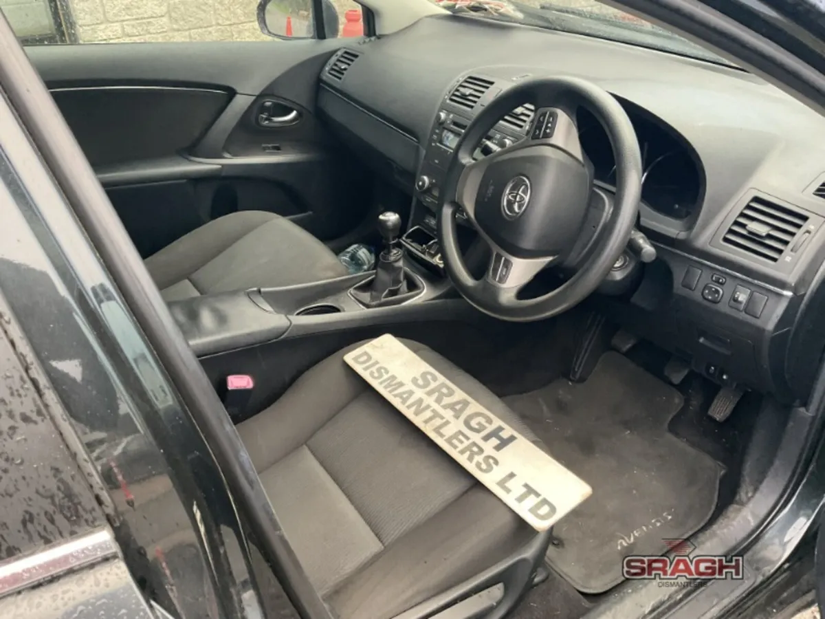TOYOTA AVENSIS COLLECTION - Image 2