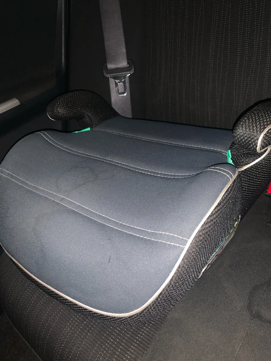 Kids booster car seat - Image 2