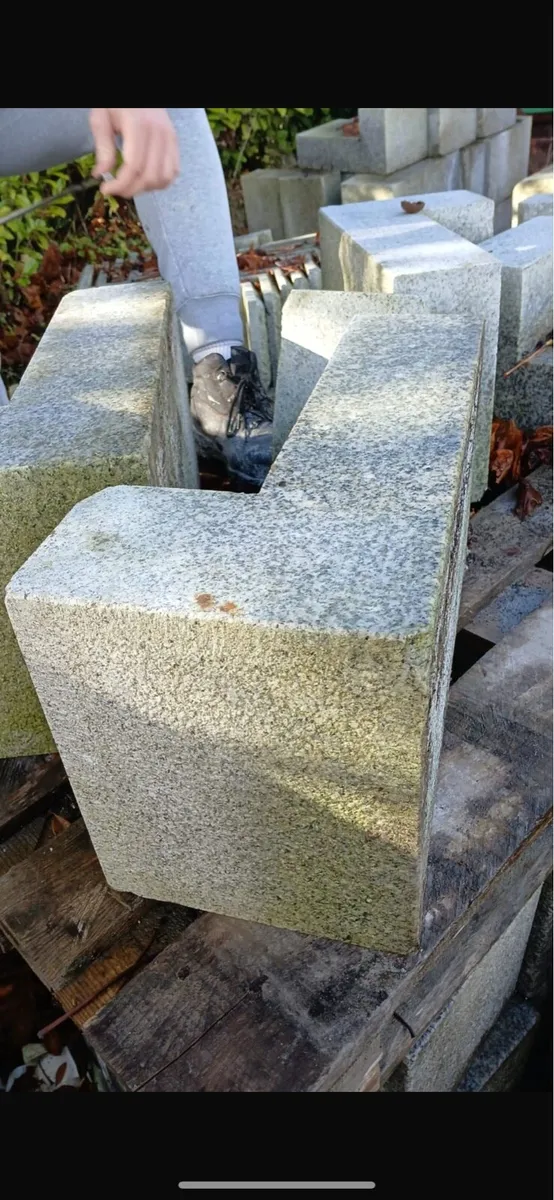 Bushhammered finish solid granite quoins - Image 3