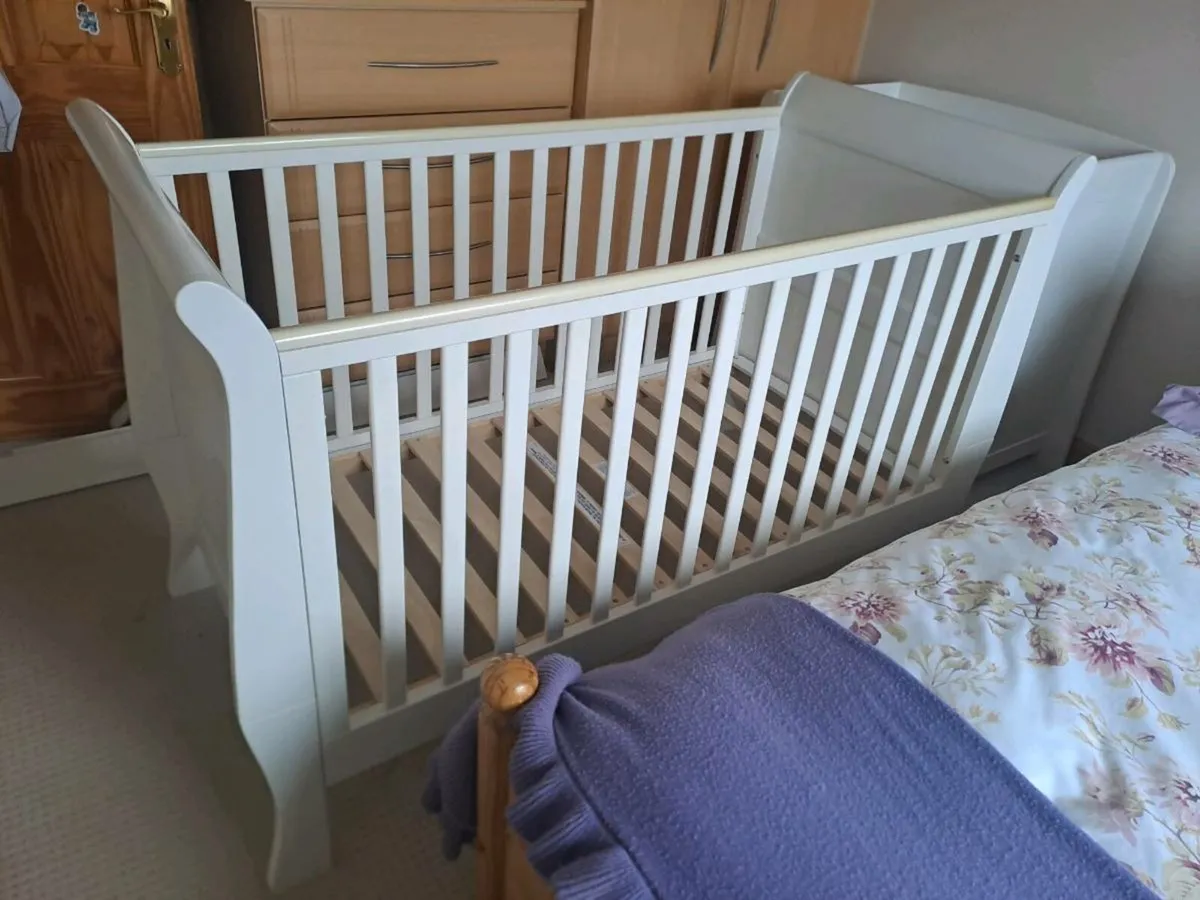 Mamas & Papas Mia Cot Bed & Dresser Changer - Image 4