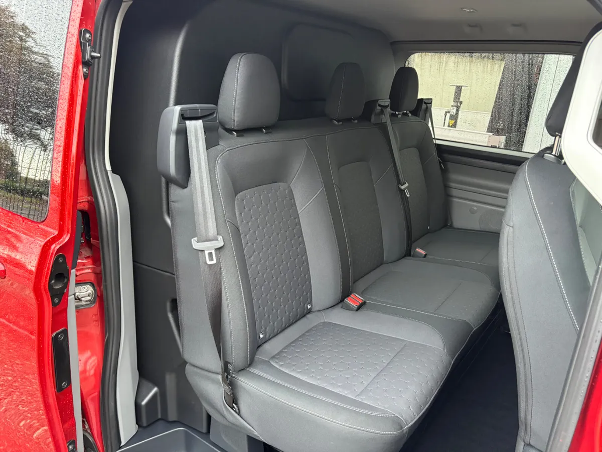 2024 Ford Transit Custom Double cab - Image 4