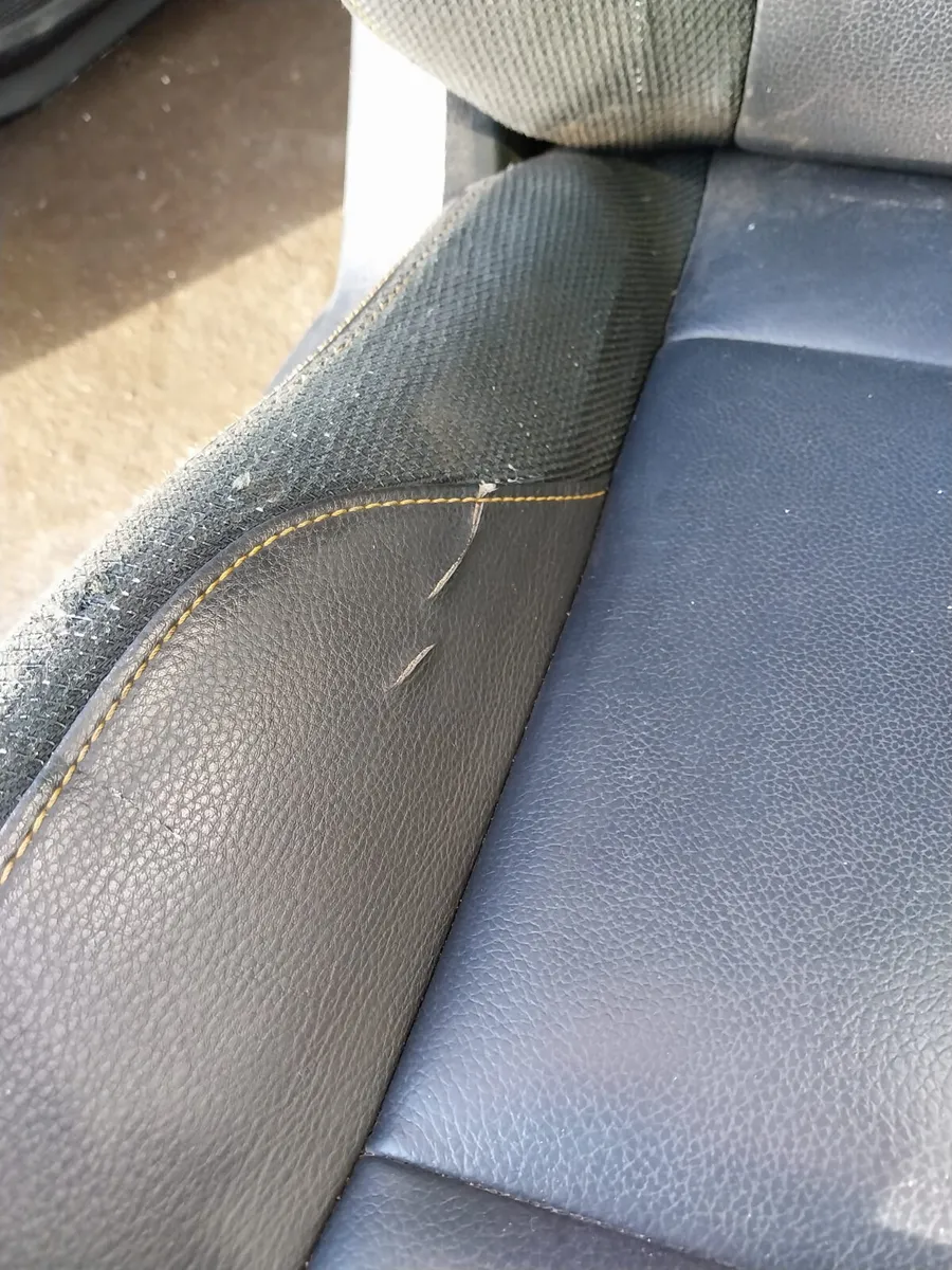 2022 Ford Ranger Complete leather Interior - Image 4