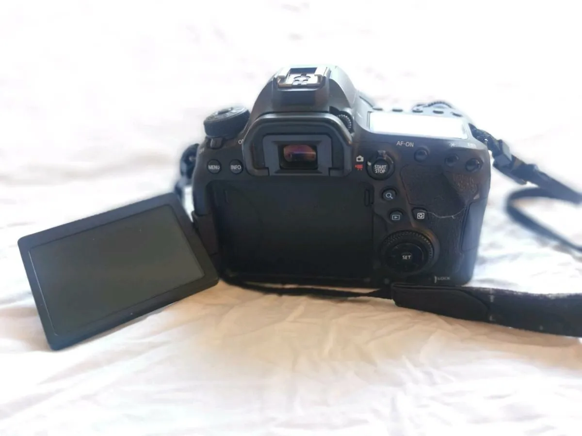 Canon 6D - Mark II €600 ***... Lens too for sale - Image 3