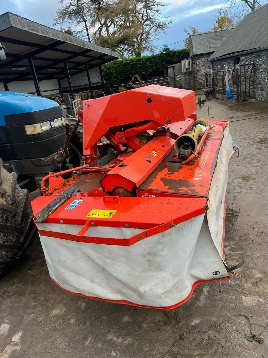 Kuhn 280 Front Mower - Image 2