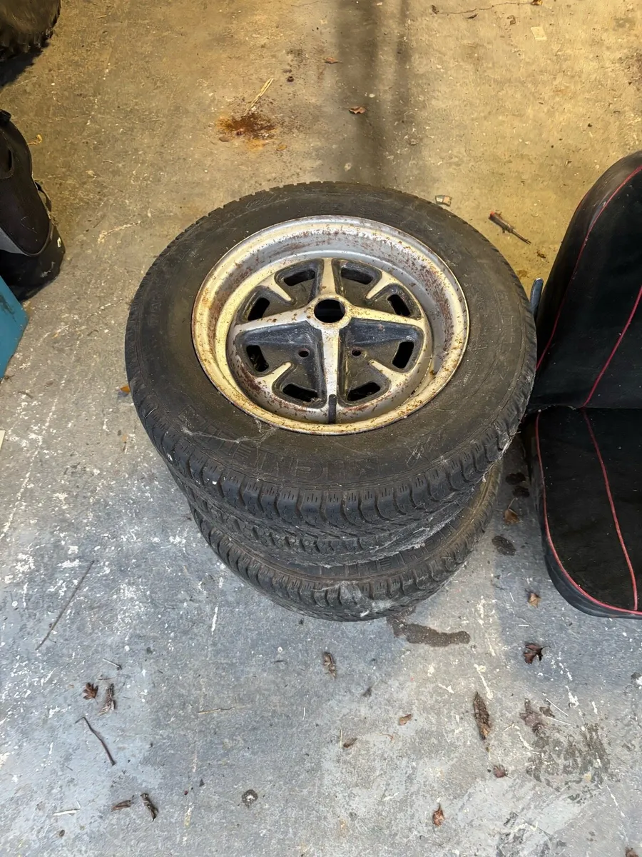 Mg midget rostyle wheels and seats - Image 1