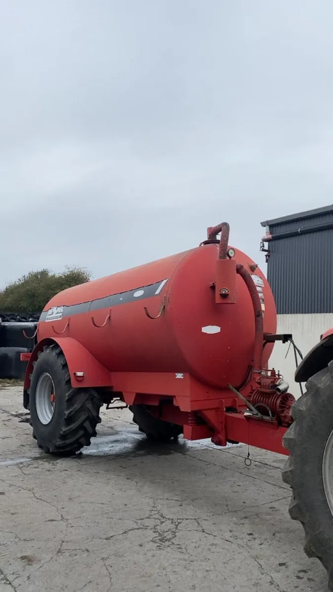 2000 Gallon Hispec tank - Image 2