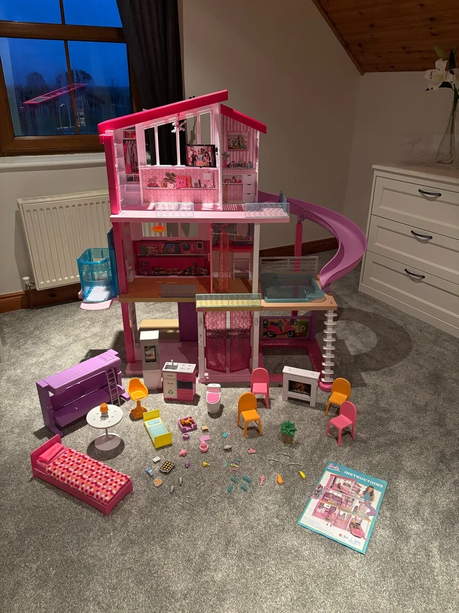 Barbie Dream House - Image 1