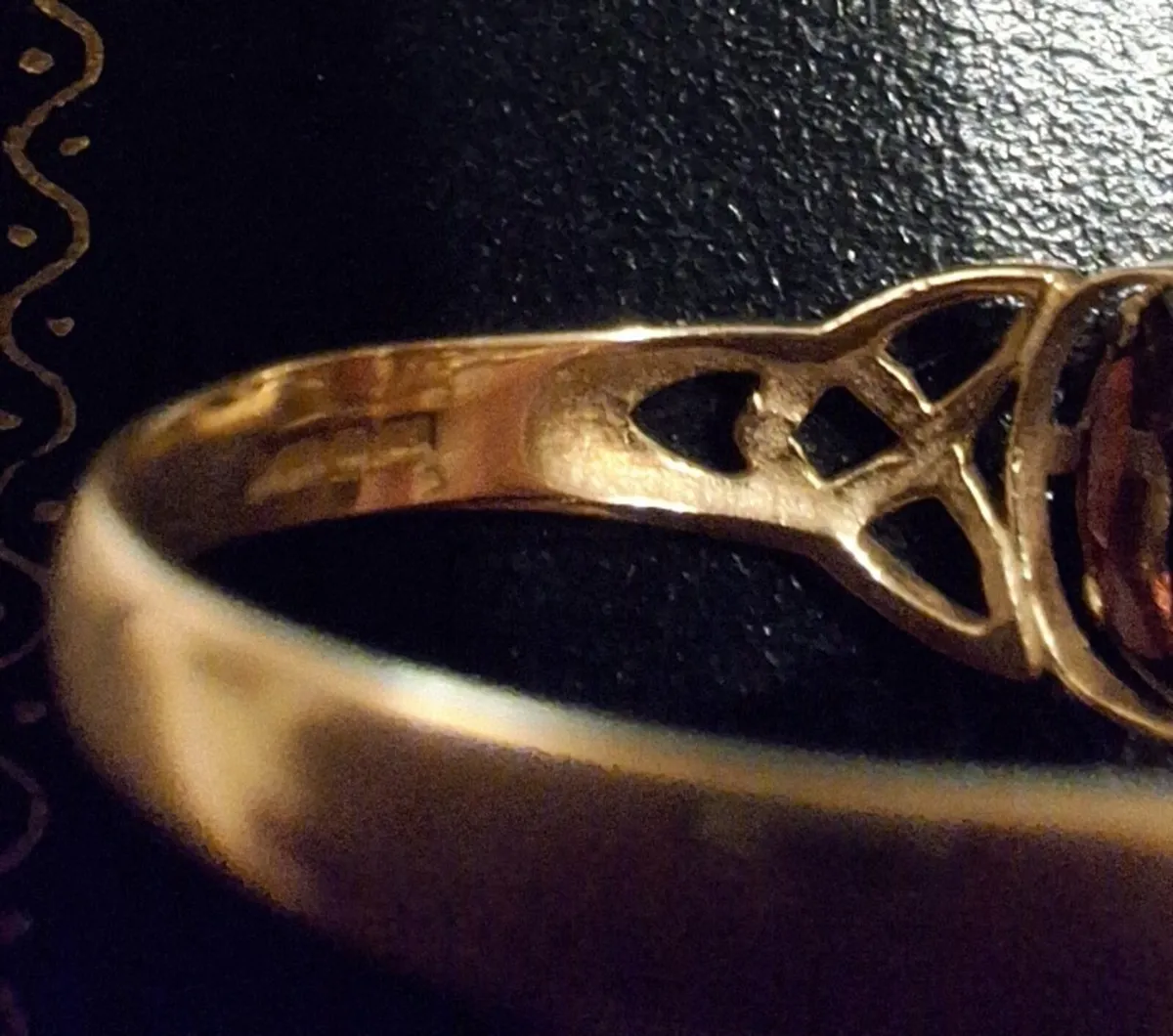 9ct Gold Ring R - Image 3