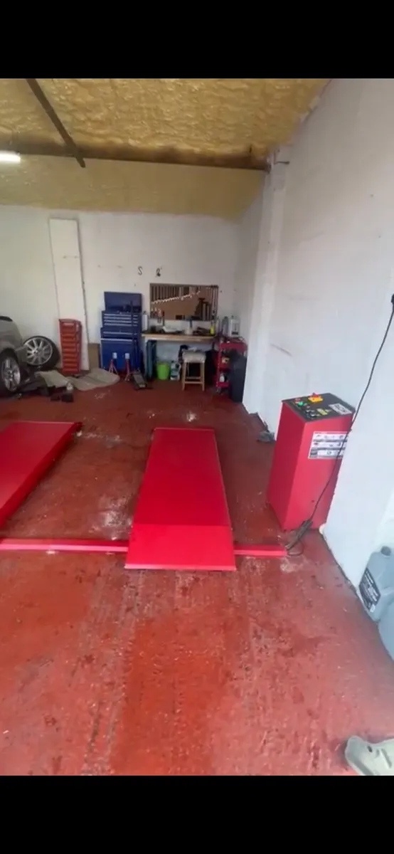 Pacini full rise scissor lift delivery and install - Image 1