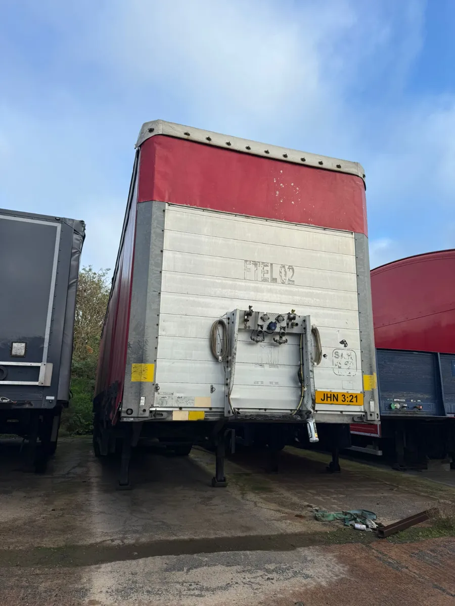 2009 Schmitz Euroliner Curtainside trailer - Image 2