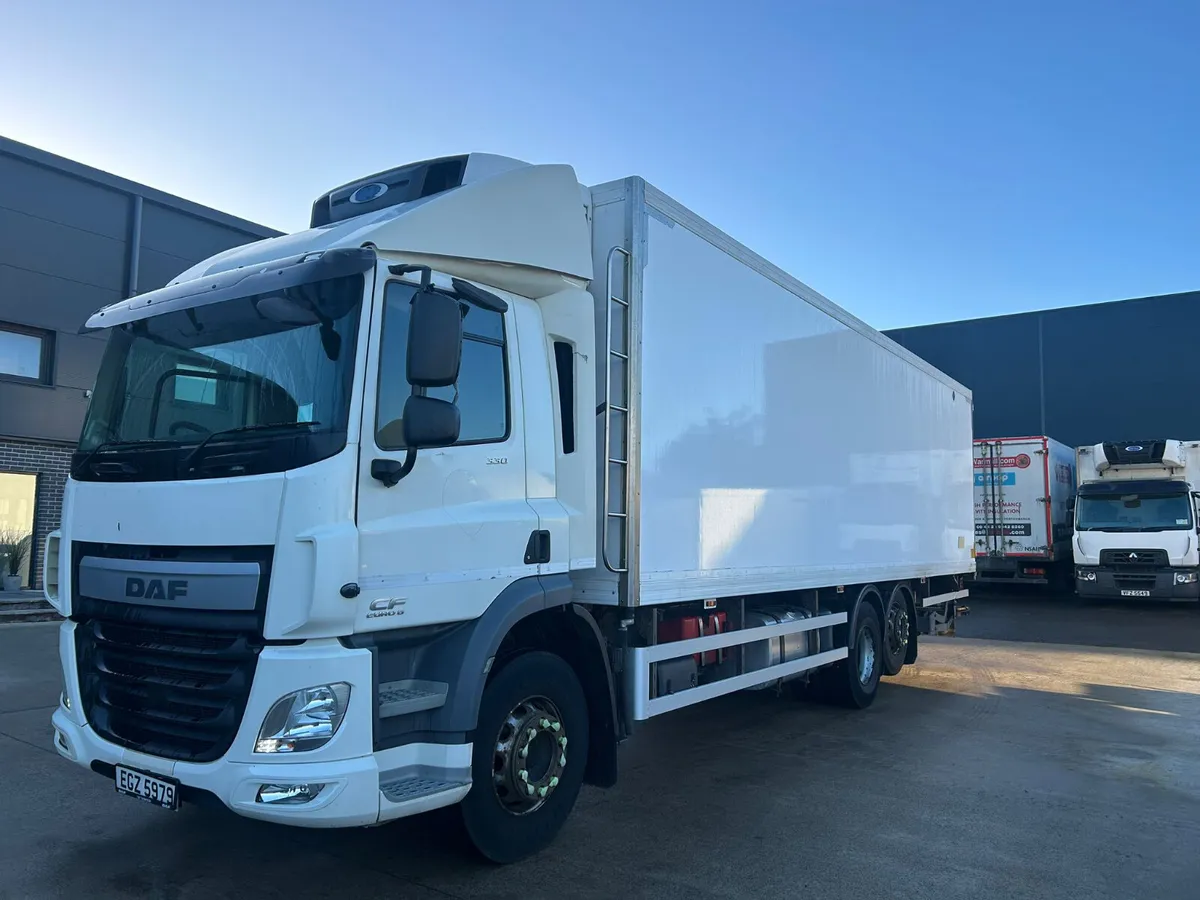 2017 DAF CF 330 6x2 Euro 6 - Image 3