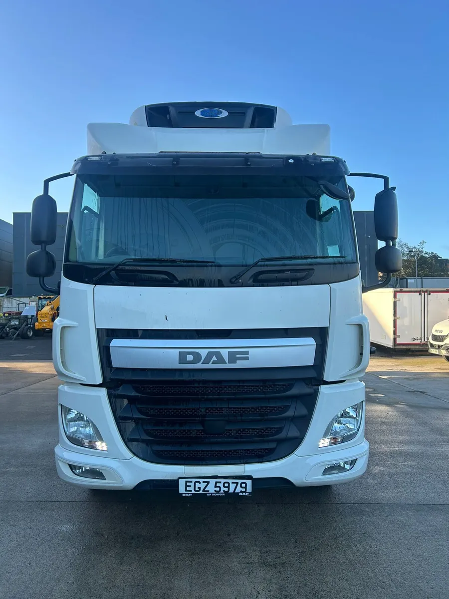 2017 DAF CF 330 6x2 Euro 6 - Image 2