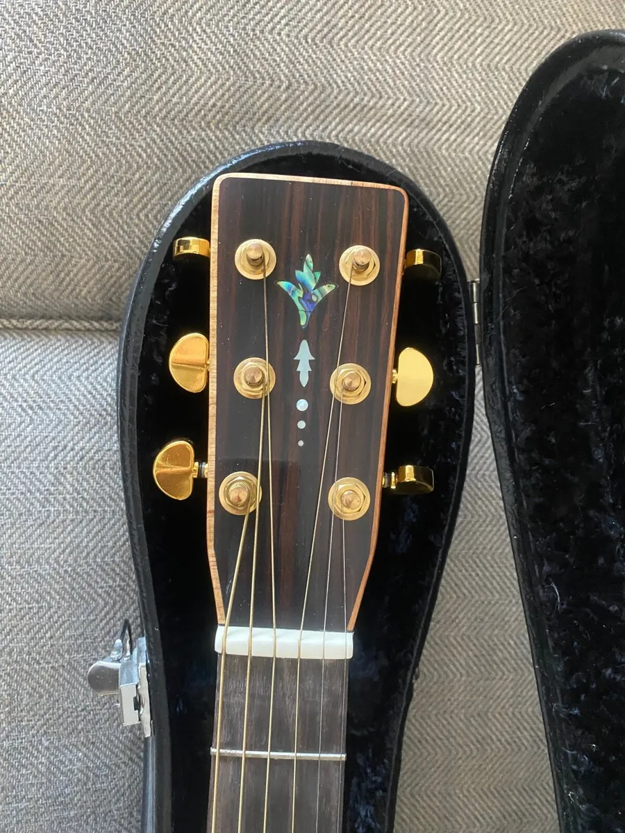 Guitar - Image 2
