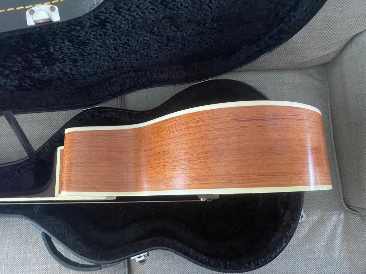 acoustic guitar - Image 4