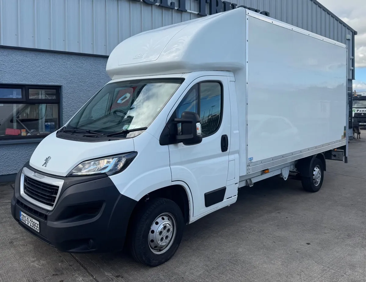 Peugeot Boxer 2020 Luton with tail lift - Image 4