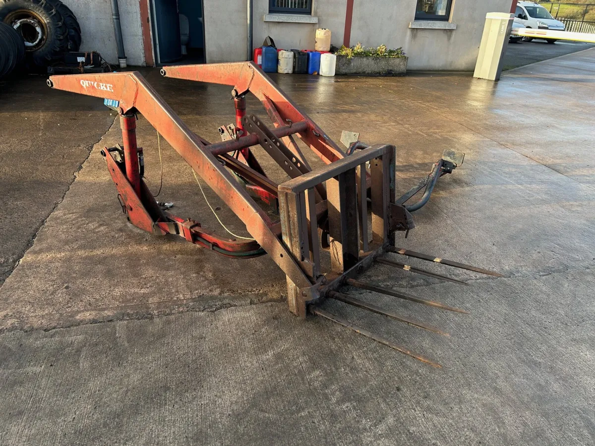 Quicke Loader To Suit MF 565 / 575 / 590 - Image 2
