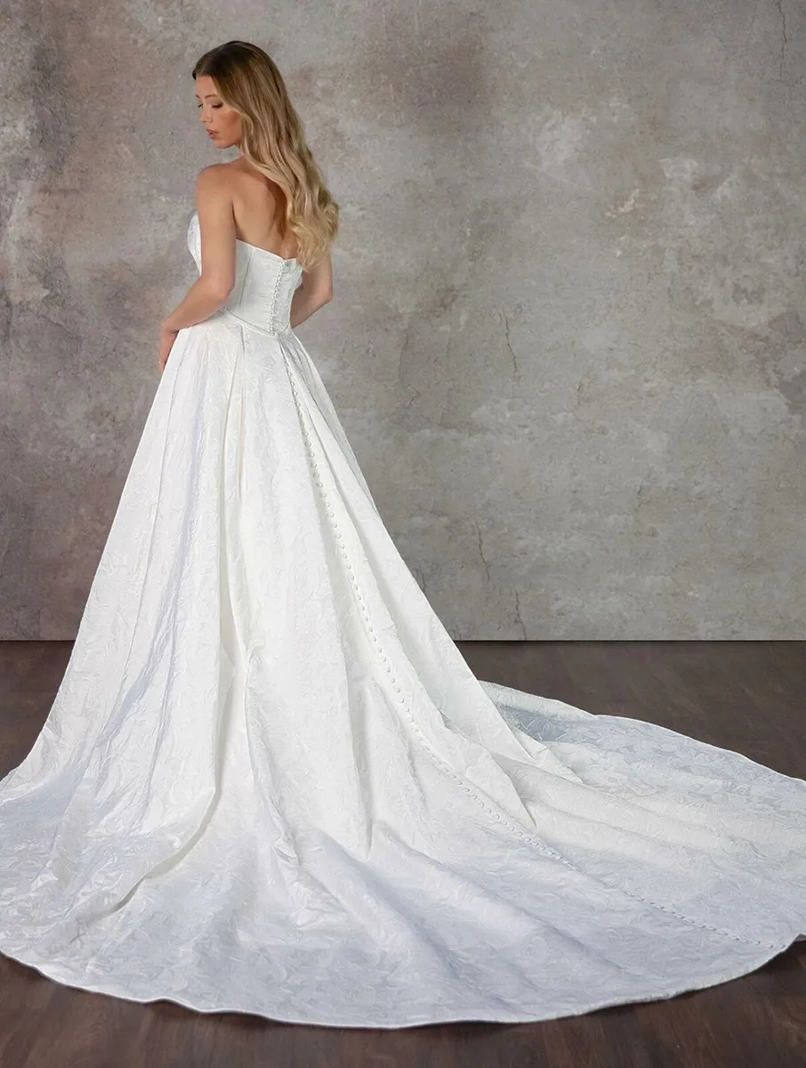 Brand new Wedding dress - Image 2