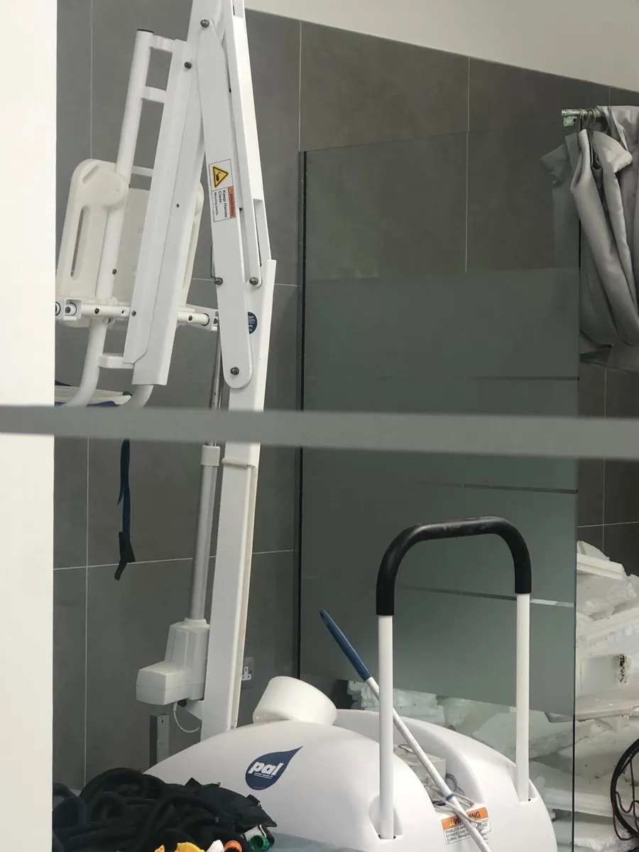 Portable Hoist for swimming pool - Image 3