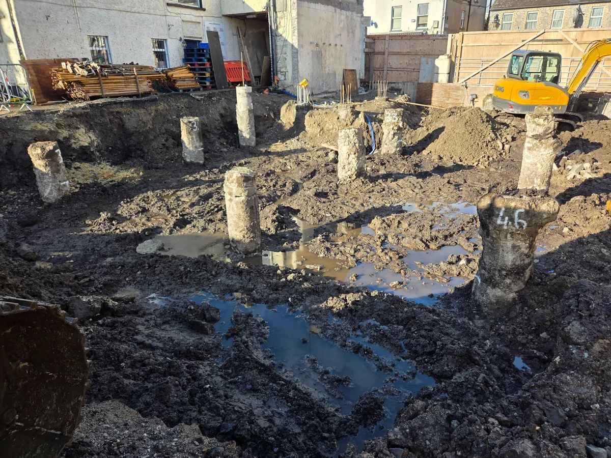 Hydraulic Pile Cropper For Hire - Image 3