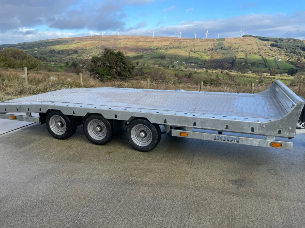 Brand new 16ft beavertail tri axle trailer - Image 2