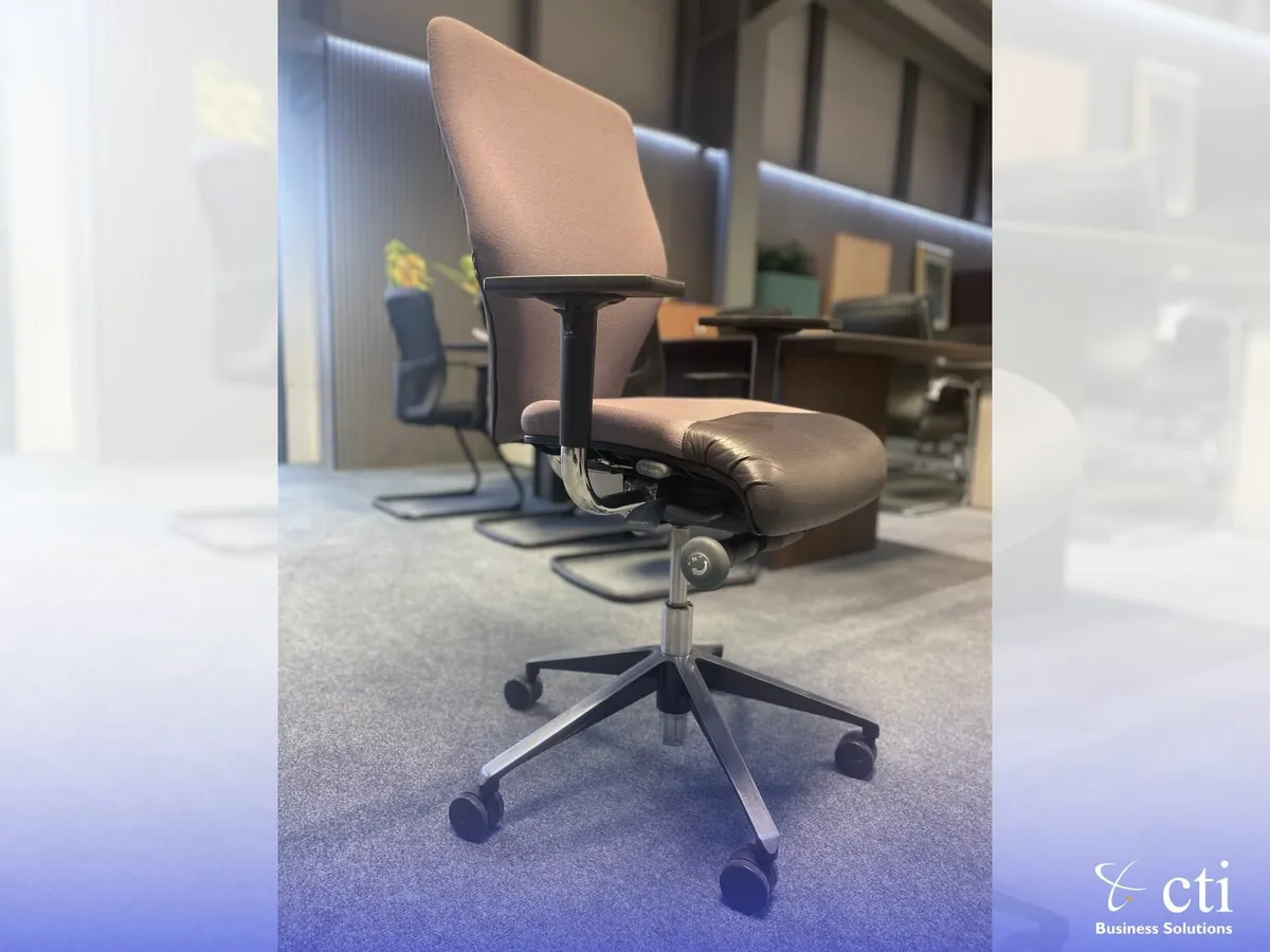 20 X "Orangebox X10 Chairs" - Grade A - Image 2