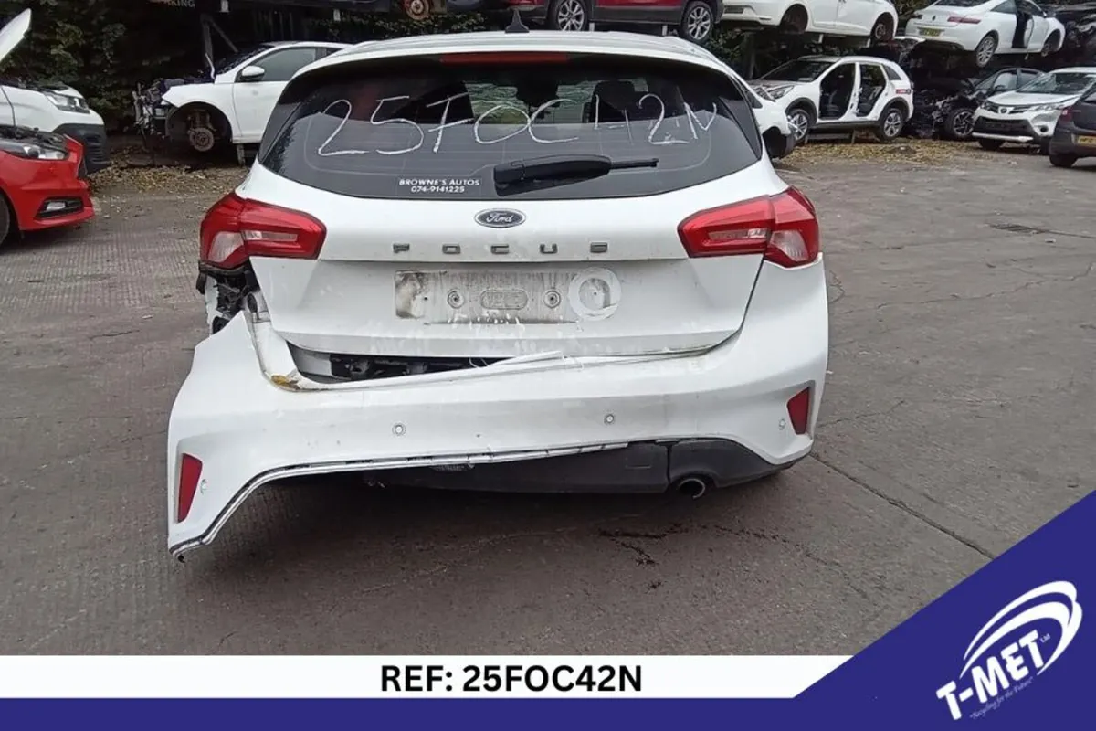 2021 FORD FOCUS BREAKING FOR PARTS - Image 3