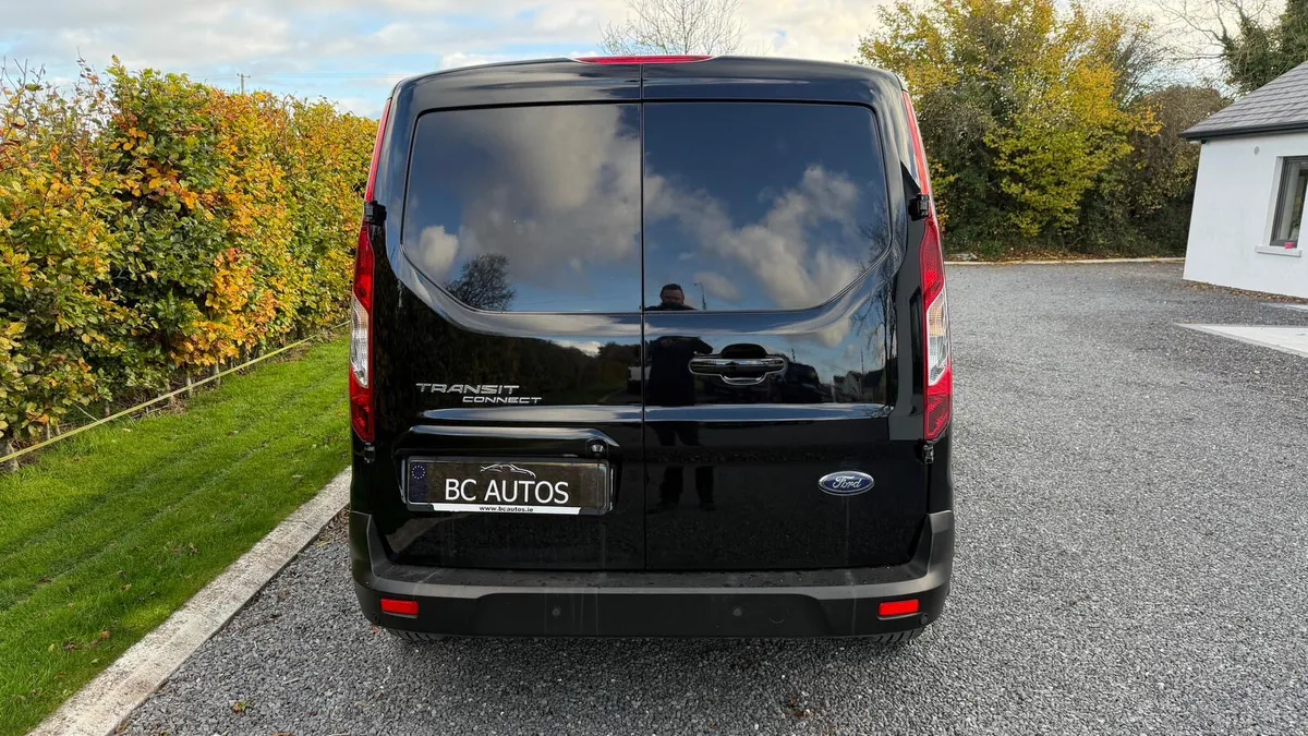 2022 Ford Transit Connect Limited Automatic - Image 4