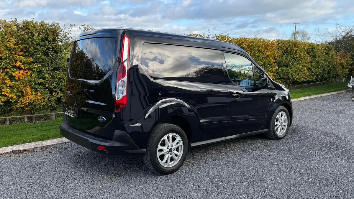 2022 Ford Transit Connect Limited Automatic - Image 3