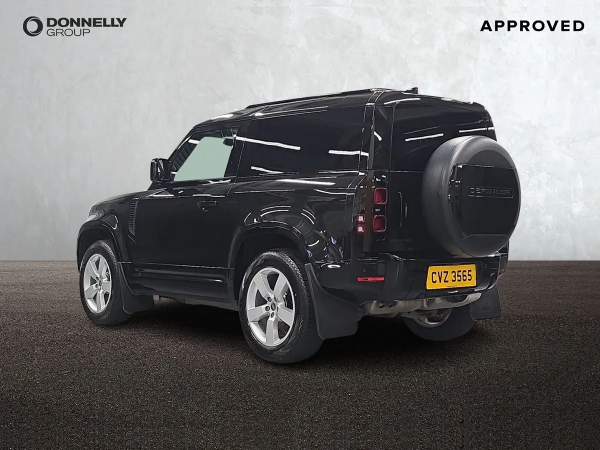 Land Rover Defender 90 Diesel - Image 2