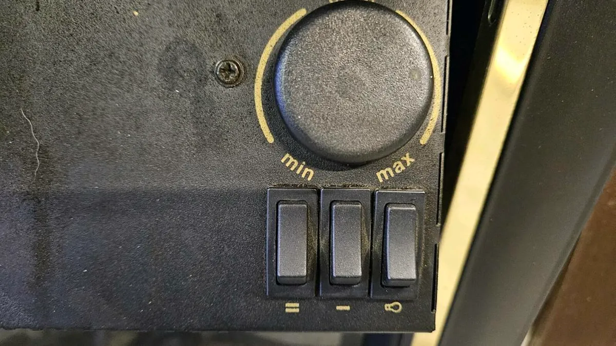 Flame effect electric fireplace - Image 2