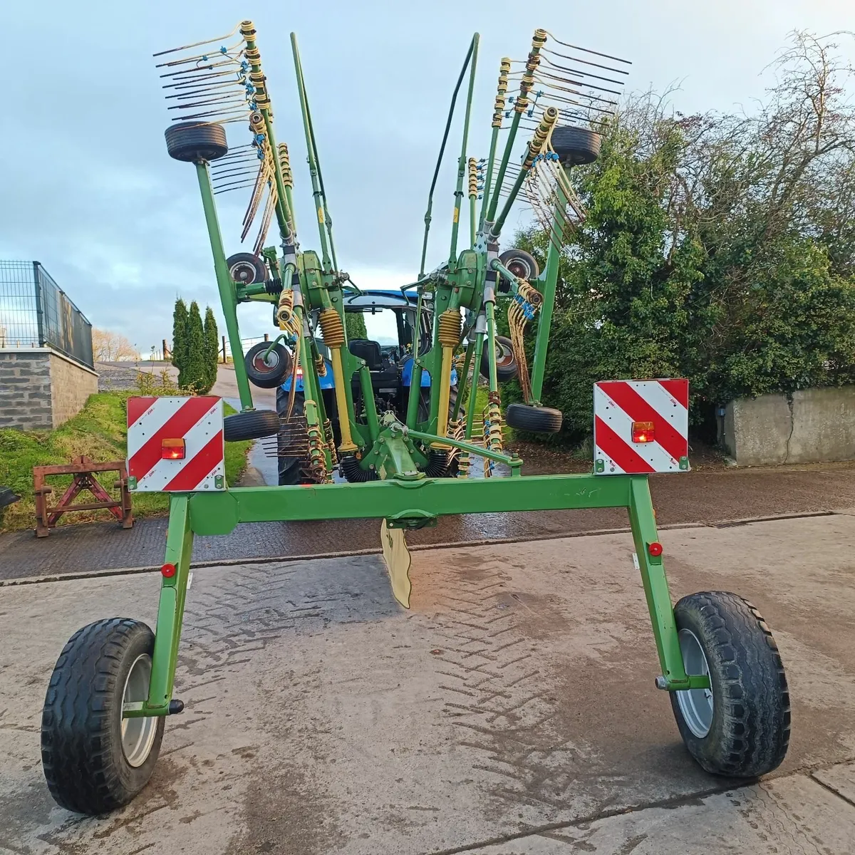 Krone Swadro 700 Rake - Image 4