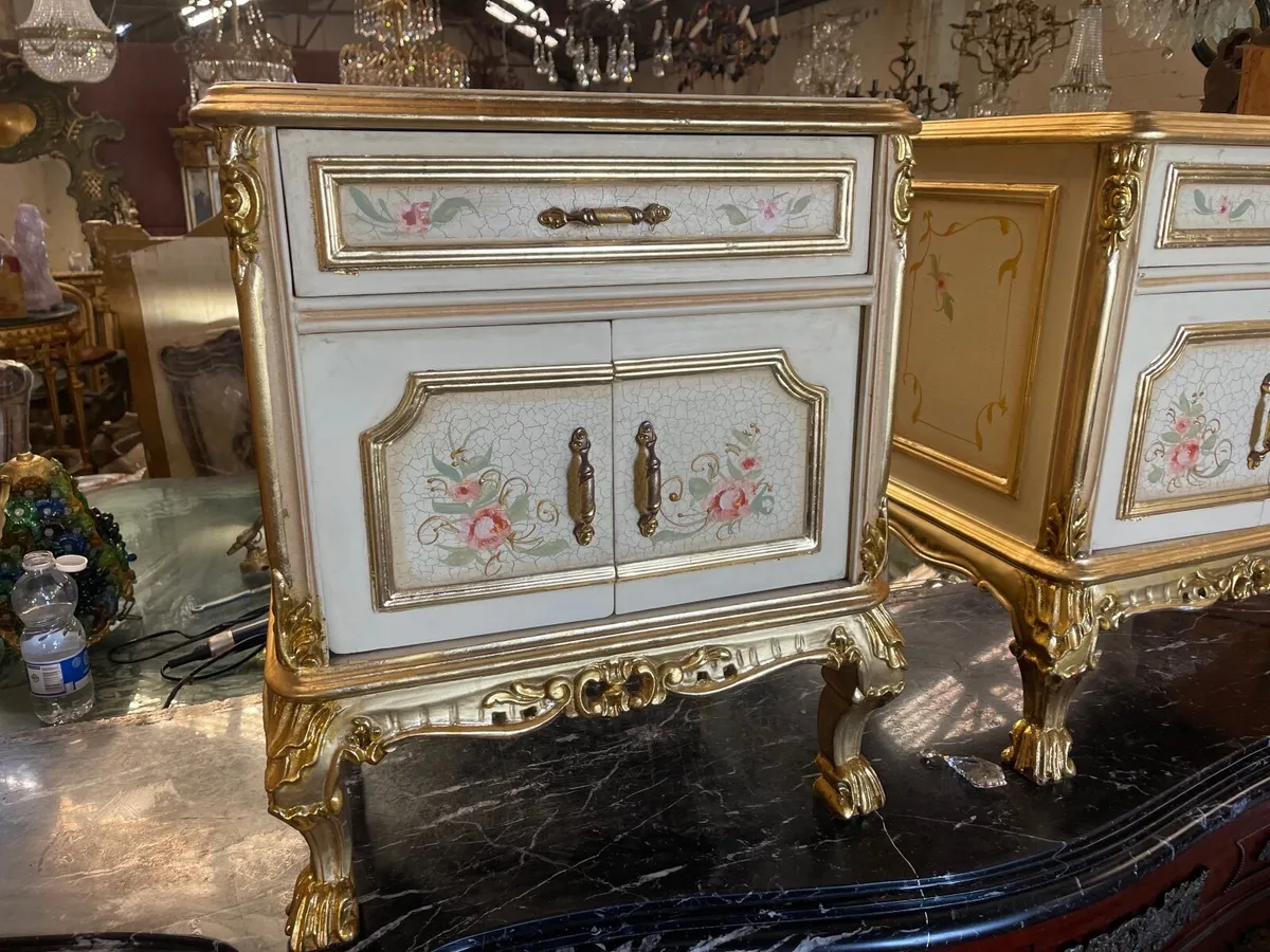 Pair of old hand painted lockers in good condition - Image 3