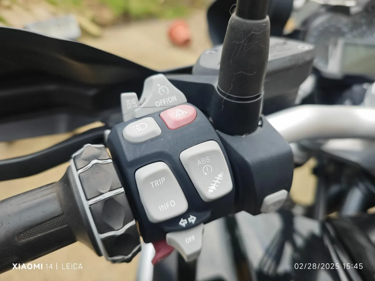 BMW R 1200 GS 2016 (Triple black) - Image 3