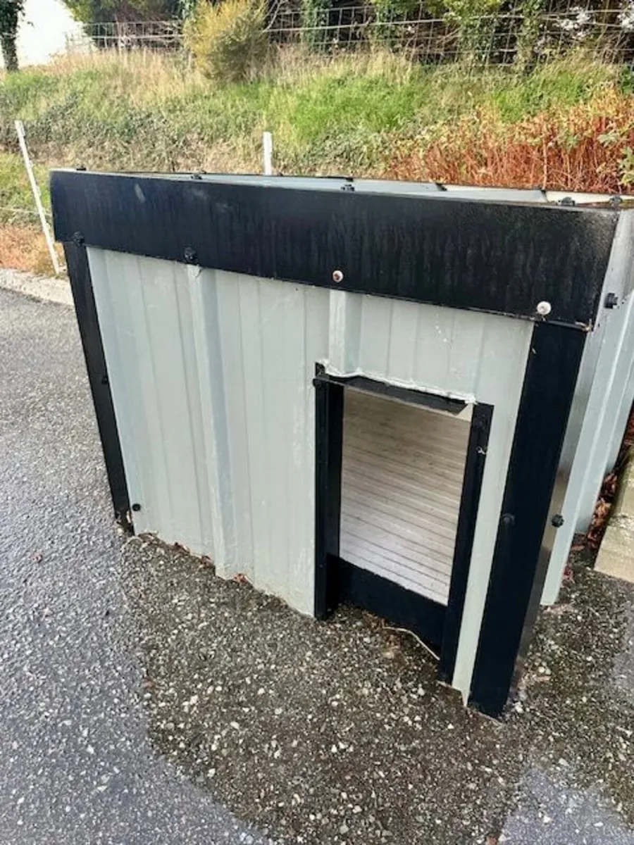 Kingspan Insulated Pet House - Image 3