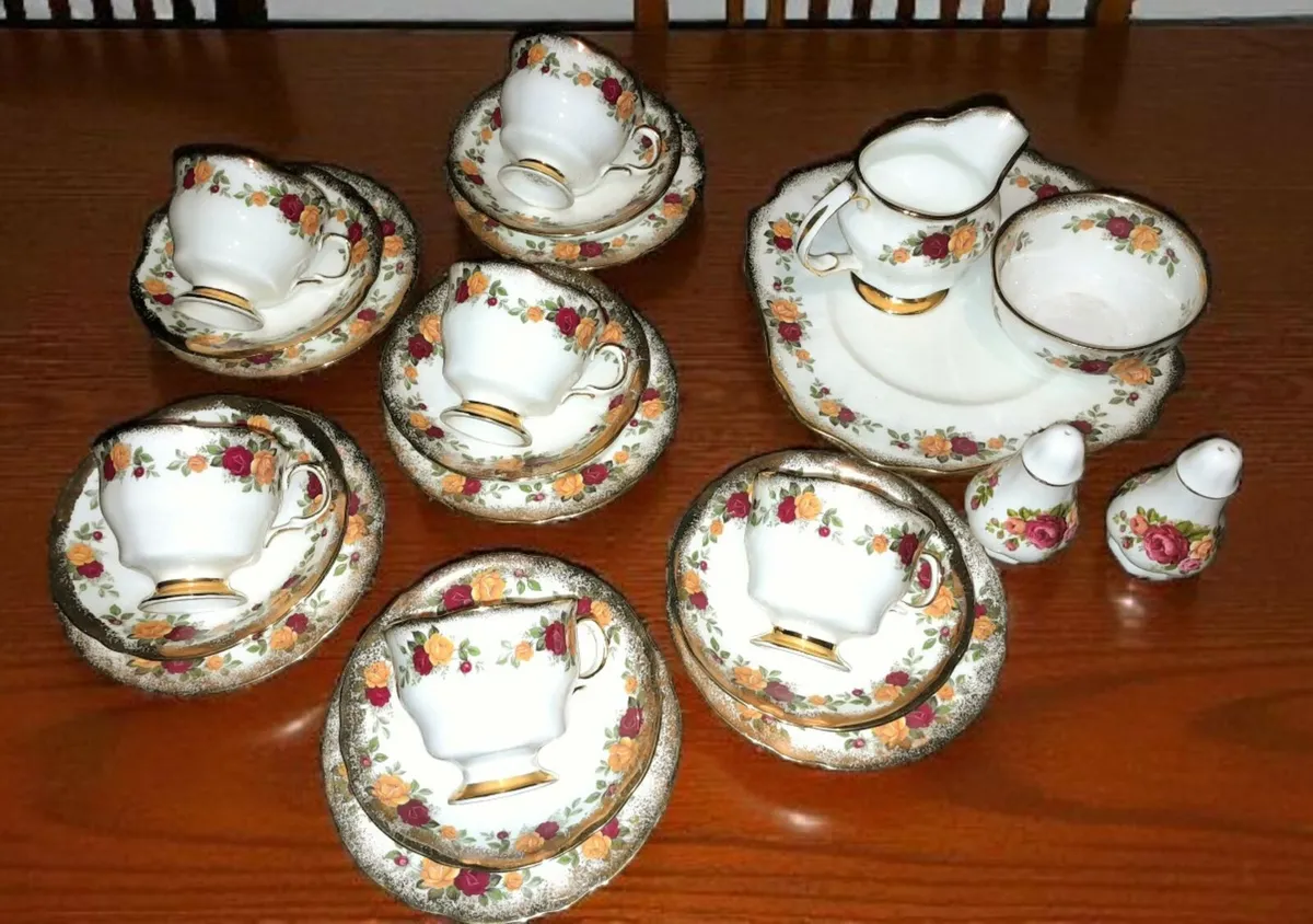 Beautiful ARKLOW Cottage Roses set - Image 2