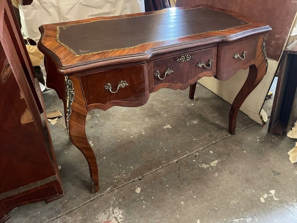 Nice neat desk - Image 3