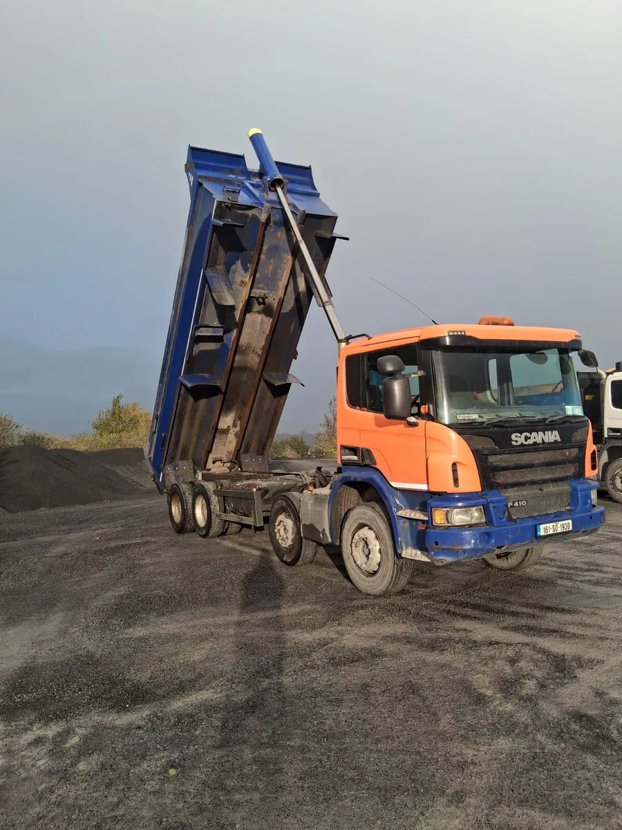 Scania 410 8x4 Tipper - Image 2