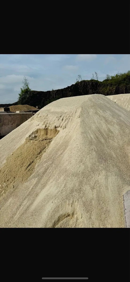 Sand:building,plastering,white,gold,white cement - Image 1