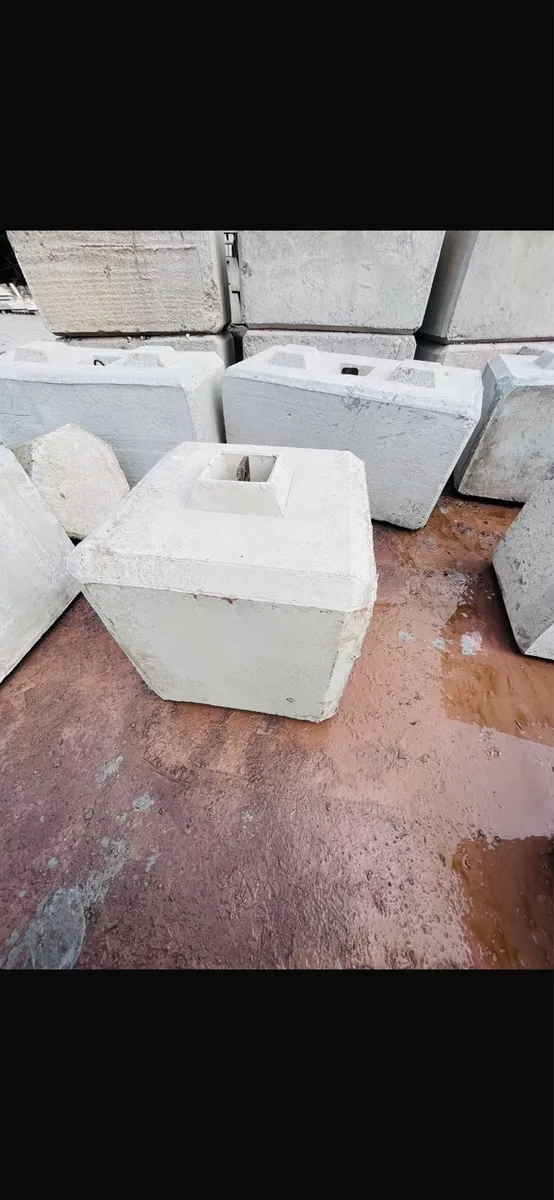 Sand, gravel, cement blocks - Image 3