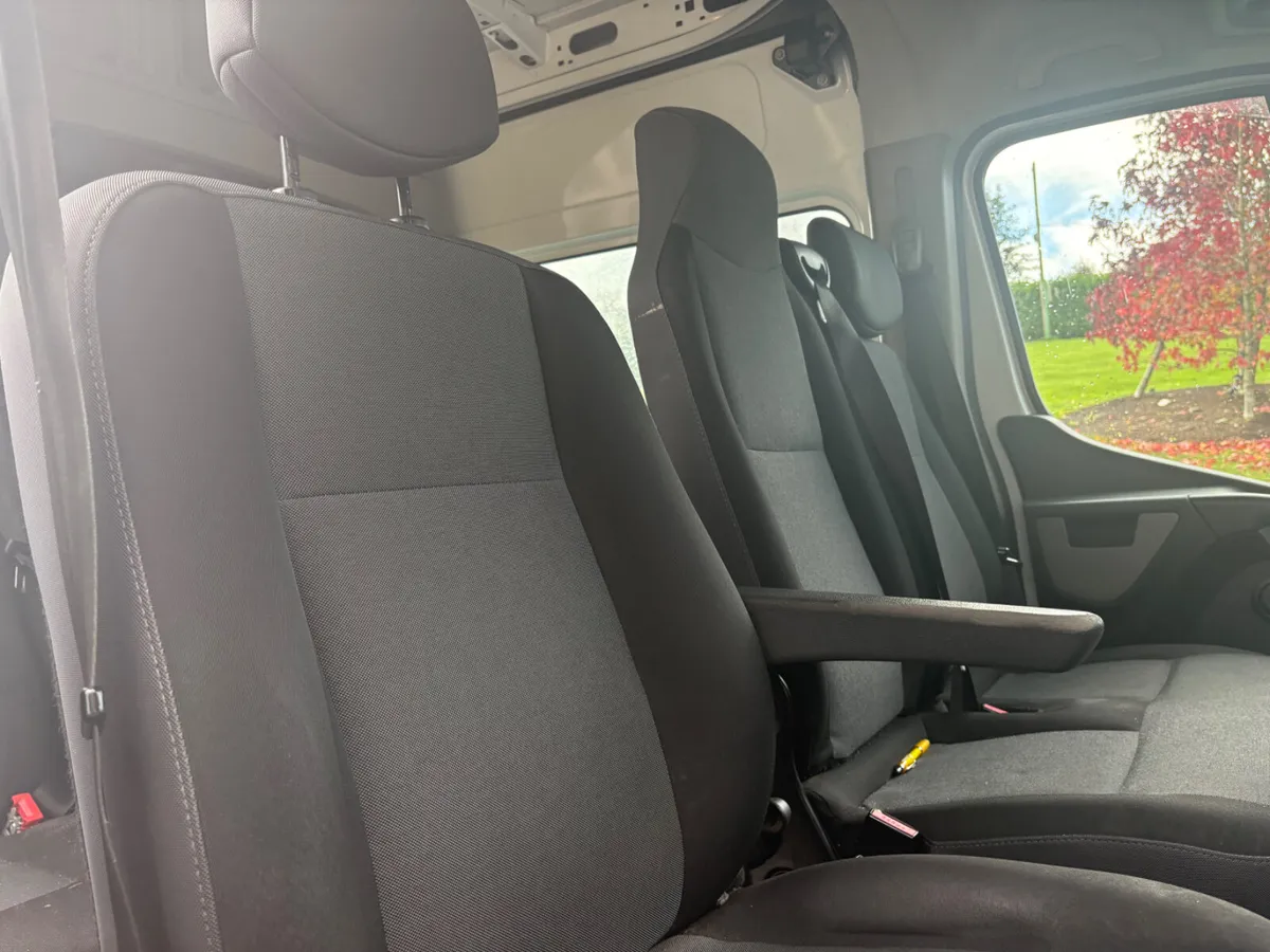 Renault Master 2017 - Image 2