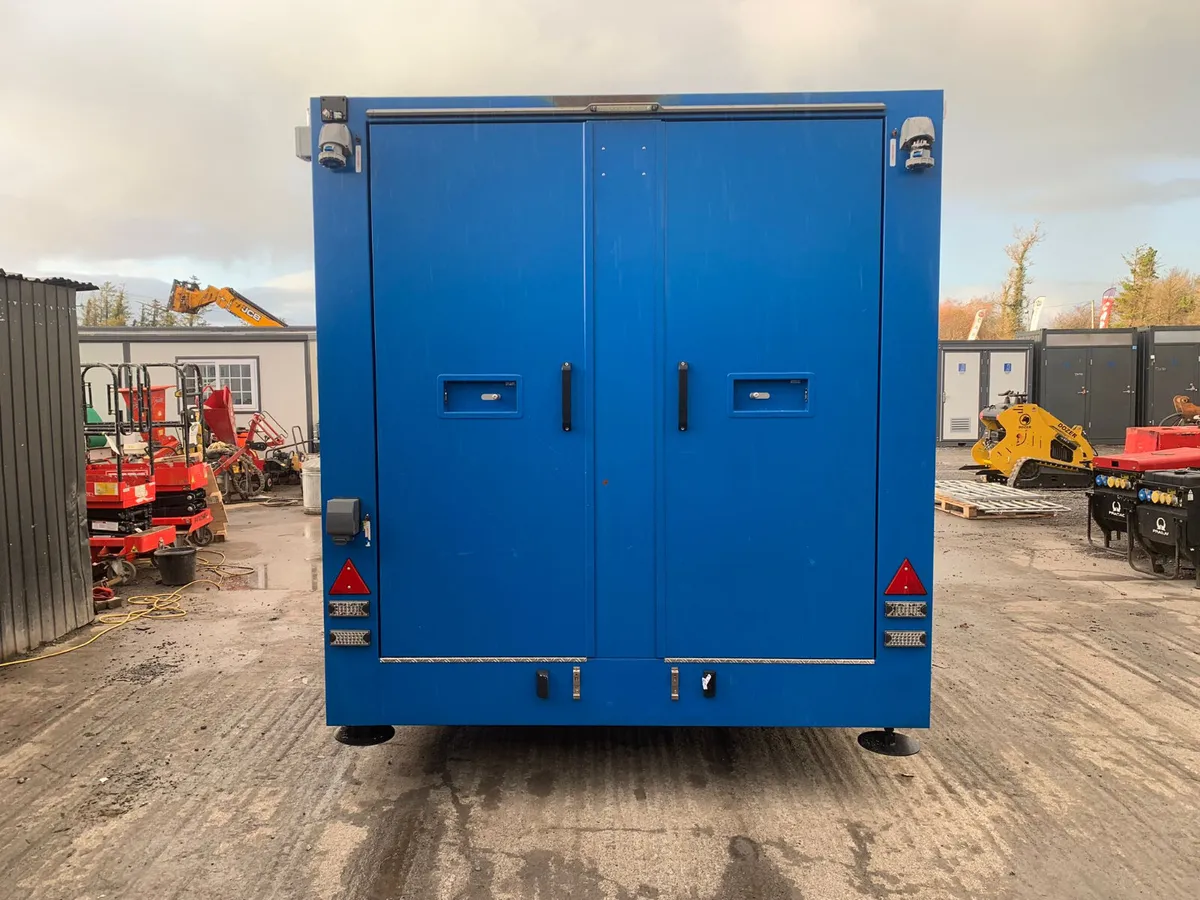 Welfare Unit With Generator - Image 4