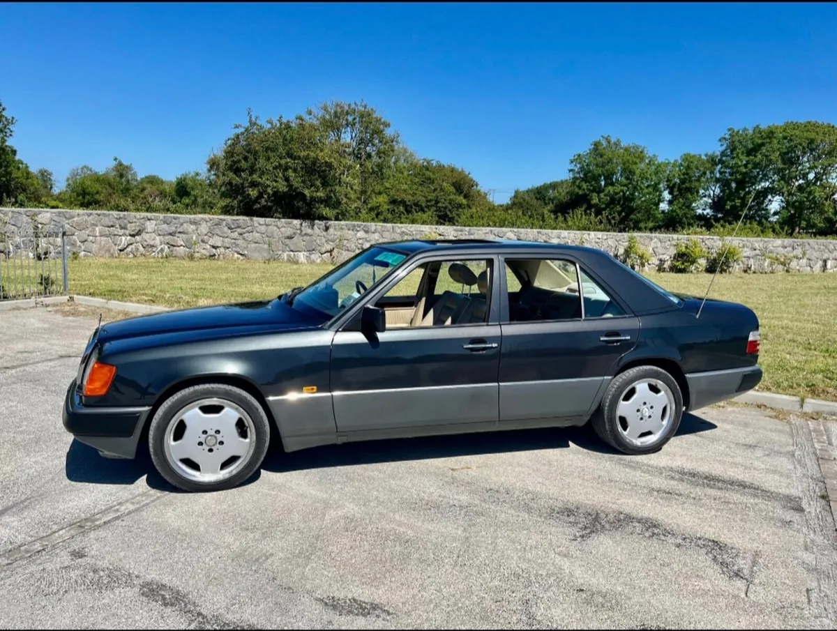 W124 Mercedes 300E-24 - Image 4