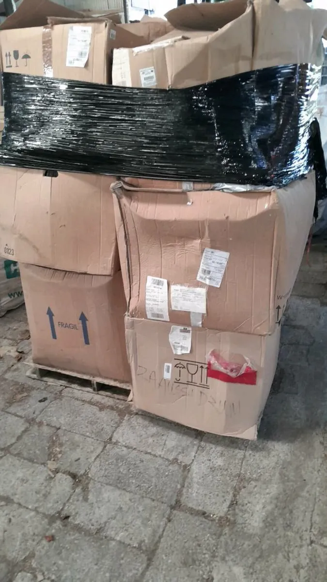 Washing machine outer drum assemblies - Image 1