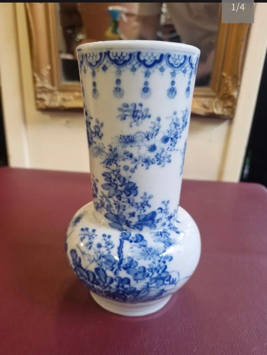 Blue and white Vase - Image 3