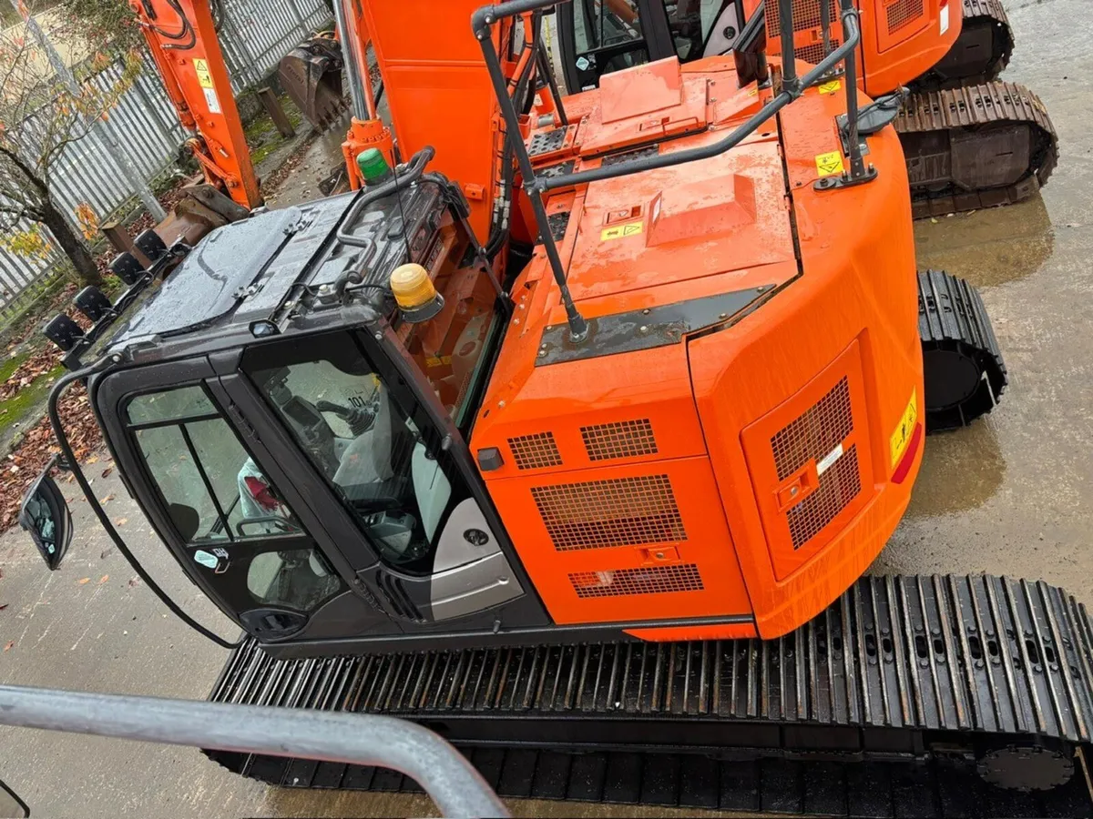 Hitachi ZX225USLC-6 - Image 4